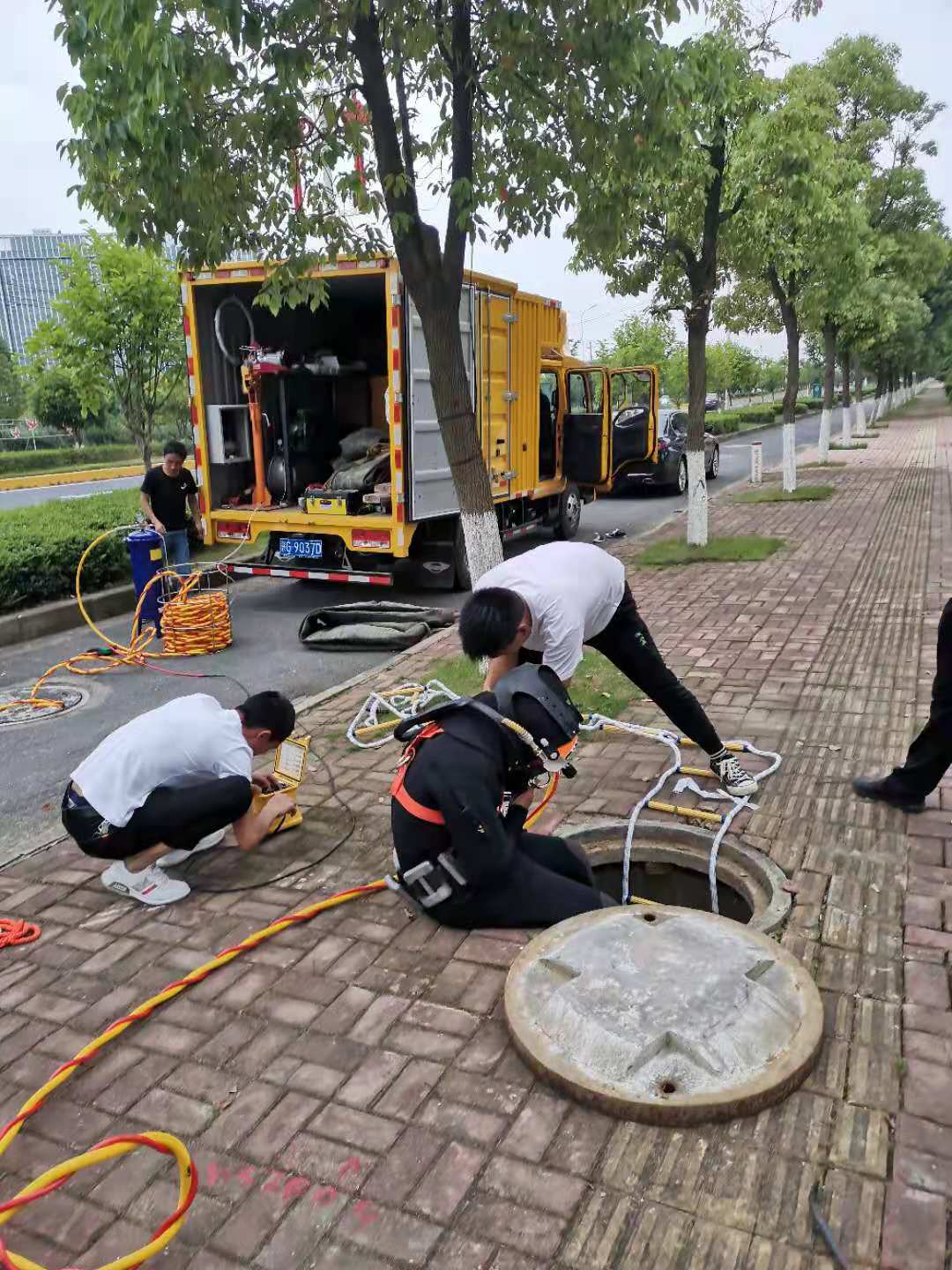 襄阳市管道潜水封堵管道工程案例